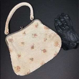 A Vintage Faux White Pearl Purse Handbags